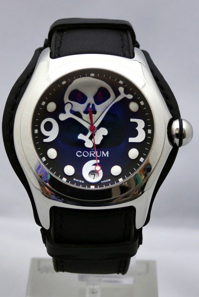 Corum Bubble Jolly Roger L Horlogiste Montres vintage luxe